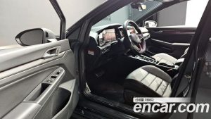Volkswagen Golf 2.0 GTI 2023 года из Южной Кореи