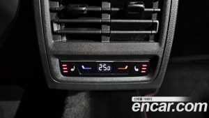 Volkswagen Golf 2.0 GTI 2023 года из Южной Кореи
