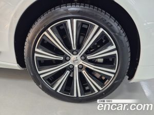 Volvo S90 B5 ULTIMATE Bright 2024 года из Южной Кореи