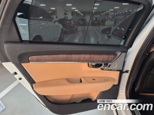 Volvo S90 B5 ULTIMATE Bright 2024 года из Южной Кореи