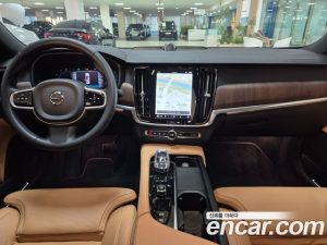 Volvo S90 B5 ULTIMATE Bright 2024 года из Южной Кореи