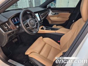 Volvo S90 B5 ULTIMATE Bright 2024 года из Южной Кореи