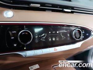 Genesis GV70 2.5T Бензин AWD 2024 года из Южной Кореи