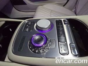 Genesis G90 Бензин 3.5 Turbo e-S/C AWD 2025 года из Южной Кореи