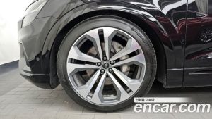 Audi Q8 55 TFSI 4WD Premium 2023 года из Южной Кореи