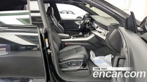 Audi Q8 55 TFSI 4WD Premium 2023 года из Южной Кореи