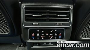 Audi Q8 55 TFSI 4WD Premium 2023 года из Южной Кореи