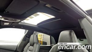 Audi Q8 55 TFSI 4WD Premium 2023 года из Южной Кореи