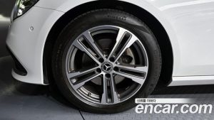 Mercedes-Benz E-Class E250 Avantgarde 2023 года из Южной Кореи