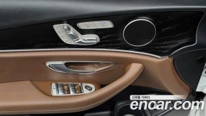 Mercedes-Benz E-Class E250 Avantgarde 2023 года из Южной Кореи