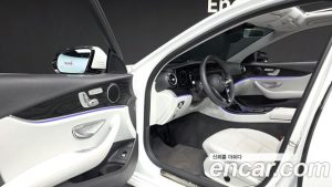 Mercedes-Benz E-Class E250 Avantgarde 2023 года из Южной Кореи