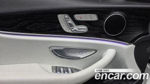 Mercedes-Benz E-Class E250 Avantgarde 2023 года из Южной Кореи