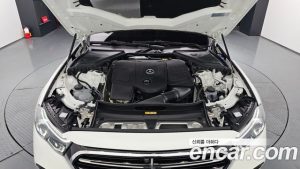 Mercedes-Benz E-Class E300 4MATIC Exclusive 2025 года из Южной Кореи