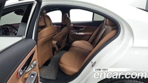 Mercedes-Benz E-Class E300 4MATIC Exclusive 2025 года из Южной Кореи