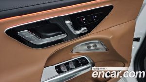 Mercedes-Benz E-Class E300 4MATIC Exclusive 2025 года из Южной Кореи