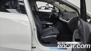 BMW 2-Series 220i Luxury 2023 года из Южной Кореи