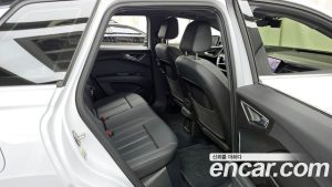 Audi Q4 e-tron 40 Premium 2023 года из Южной Кореи