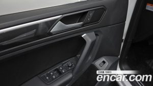 Volkswagen Tiguan 2.0 TDI Prestige 2024 года из Южной Кореи