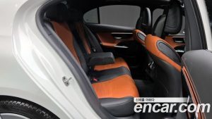 Mercedes-Benz C-Class C200 AMG Line 2025 года из Южной Кореи