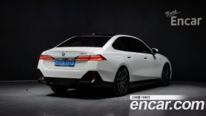 BMW i5 xDrive 40 M Sport 2024 года из Южной Кореи