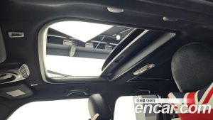 Mini Cooper 5Door Mayfield Edition 2024 года из Южной Кореи