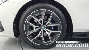 BMW 5-Series 520i M Sport 2024 года из Южной Кореи
