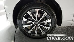Volvo XC60 B5 Ultra Bright 2025 года из Южной Кореи