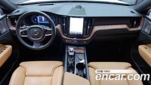 Volvo XC60 B5 Ultra Bright 2025 года из Южной Кореи
