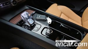 Volvo XC60 B5 Ultra Bright 2025 года из Южной Кореи