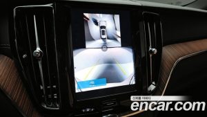 Volvo XC60 B5 Ultra Bright 2025 года из Южной Кореи