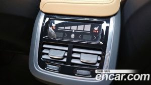 Volvo XC60 B5 Ultra Bright 2025 года из Южной Кореи