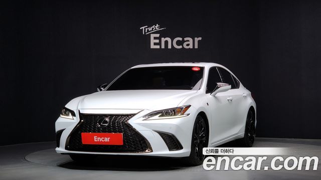 Lexus ES F-Sport Design Charger 2024 года из Кореи