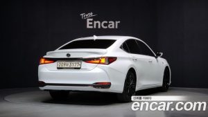 Lexus ES F-Sport Design Charger 2024 года из Южной Кореи