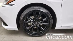 Lexus ES F-Sport Design Charger 2024 года из Южной Кореи