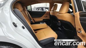 Lexus ES F-Sport Design Charger 2024 года из Южной Кореи