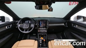 Volvo XC40 B4 Inscription 2022 года из Южной Кореи