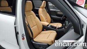 Volvo XC40 B4 Inscription 2022 года из Южной Кореи