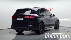 BMW X5 xDrive 40d M Sport Online Exclusive Edition 2025 года из Южной Кореи