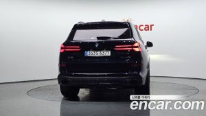 BMW X5 xDrive 40d M Sport Online Exclusive Edition 2025 года из Южной Кореи
