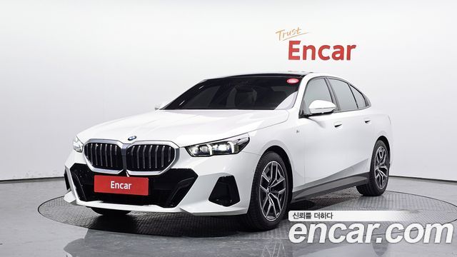 BMW 5-Series 520i M Sport 2024 года из Кореи