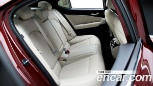 Genesis G70 Бензин 2.5T 2WD 2024 года из Южной Кореи