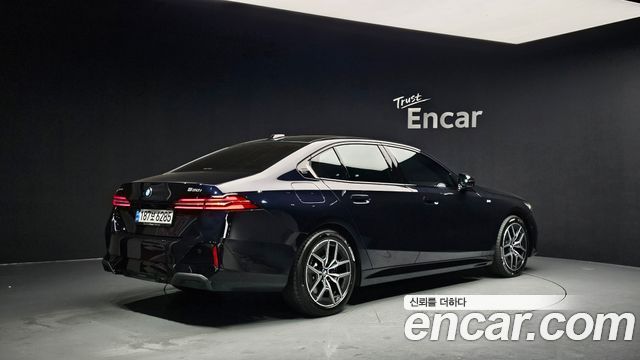 41224567_002.jpg BMW 5-Series 520i M Sport 2025 года из Южной Кореи