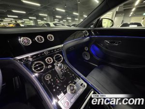 Bentley Continental 4.0 GTS 2023 года из Южной Кореи
