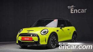 Mini Cooper DEFAULT 2023 года из Южной Кореи