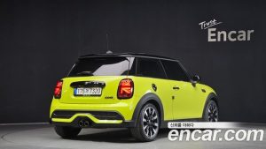 Mini Cooper DEFAULT 2023 года из Южной Кореи
