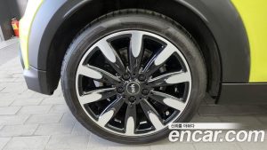 Mini Cooper DEFAULT 2023 года из Южной Кореи