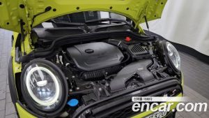 Mini Cooper DEFAULT 2023 года из Южной Кореи