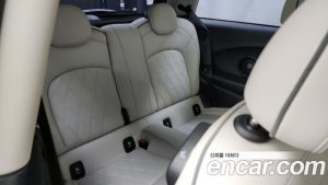 Mini Cooper DEFAULT 2023 года из Южной Кореи