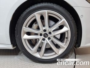 Audi A7 55 TFSI e 4WD Premium 2023 года из Южной Кореи