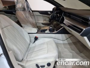 Audi A7 55 TFSI e 4WD Premium 2023 года из Южной Кореи